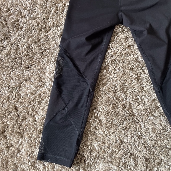 Old Navy Athletic Wear Leggings w/ Mesh - Picture 6 of 9